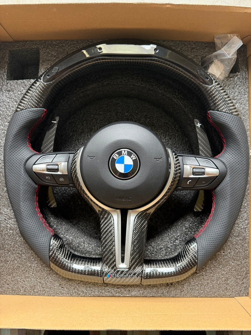Спортен волан за BMW с дигитала